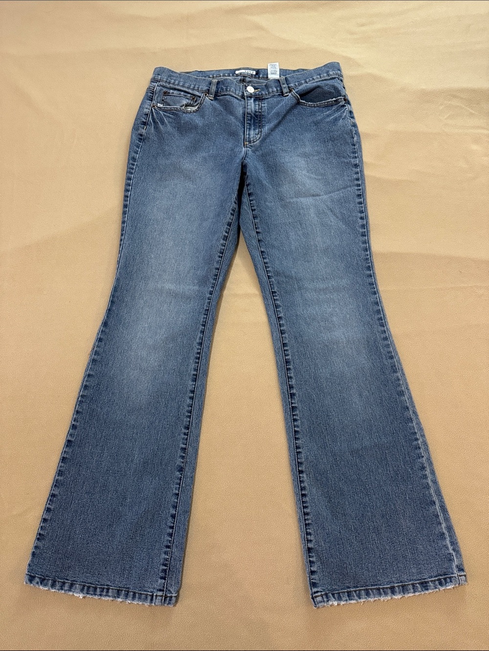 Women's Flared Mid-Rise Jeans in Medium Blue
